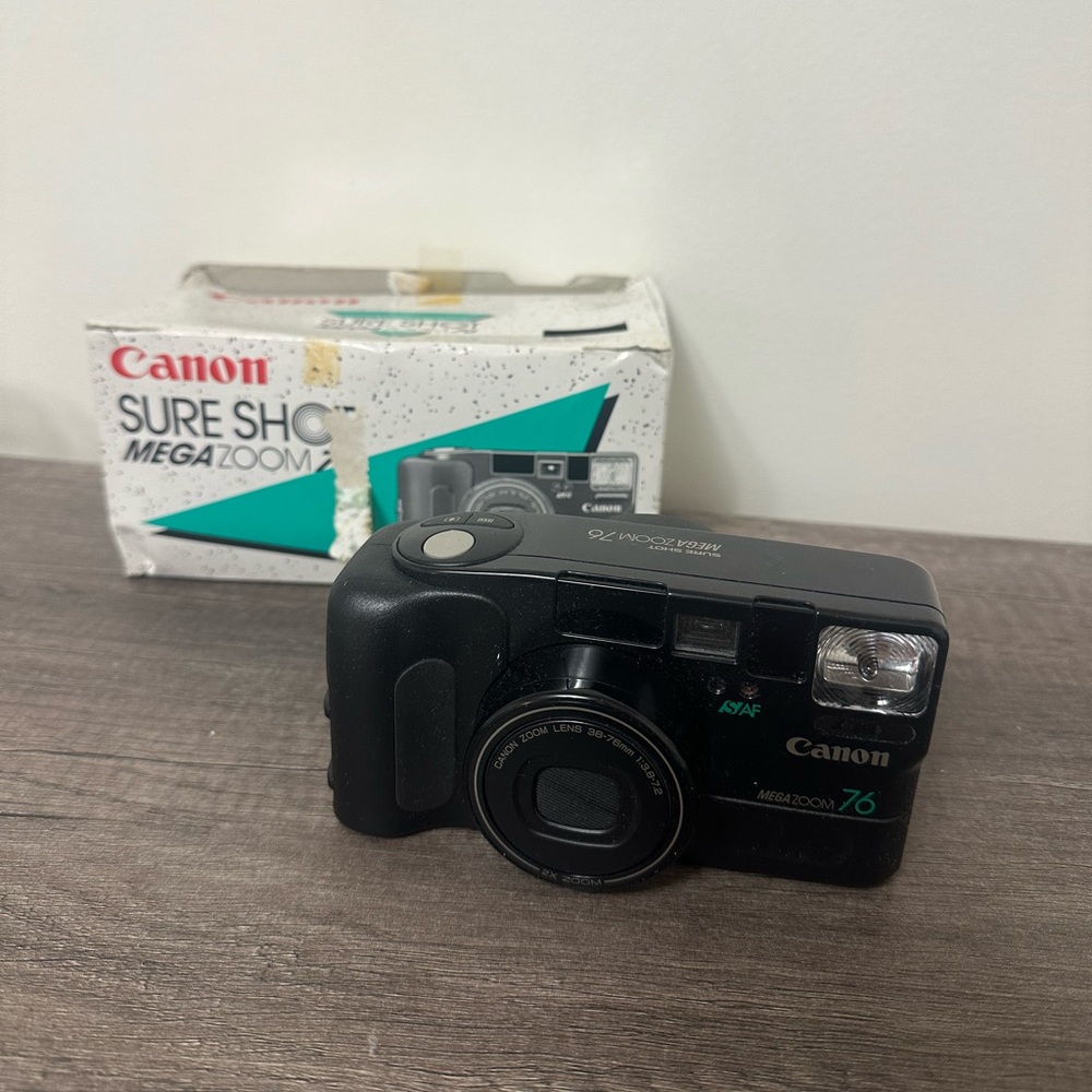 Canon Sure Shot Mega Zoom 76 Black Film Camera